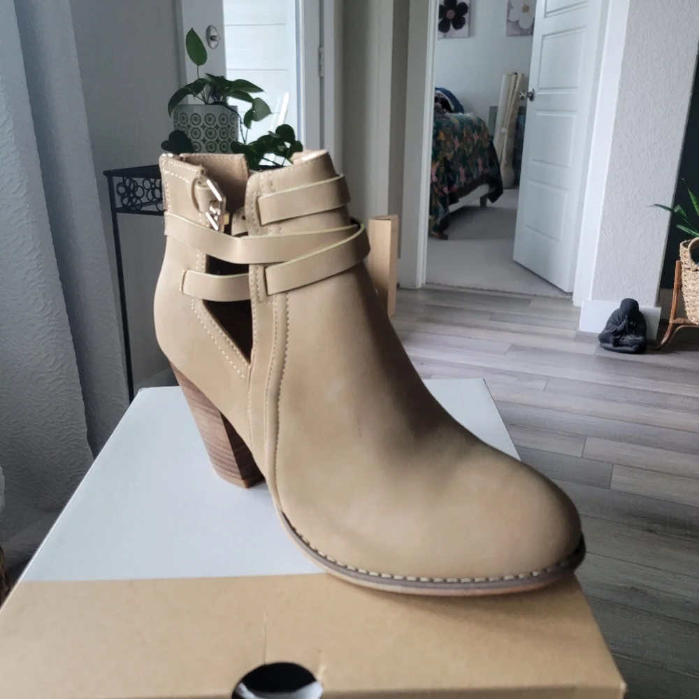 CALL IT SPRING Magliaro Cutout Booties SIZE 9 NIB